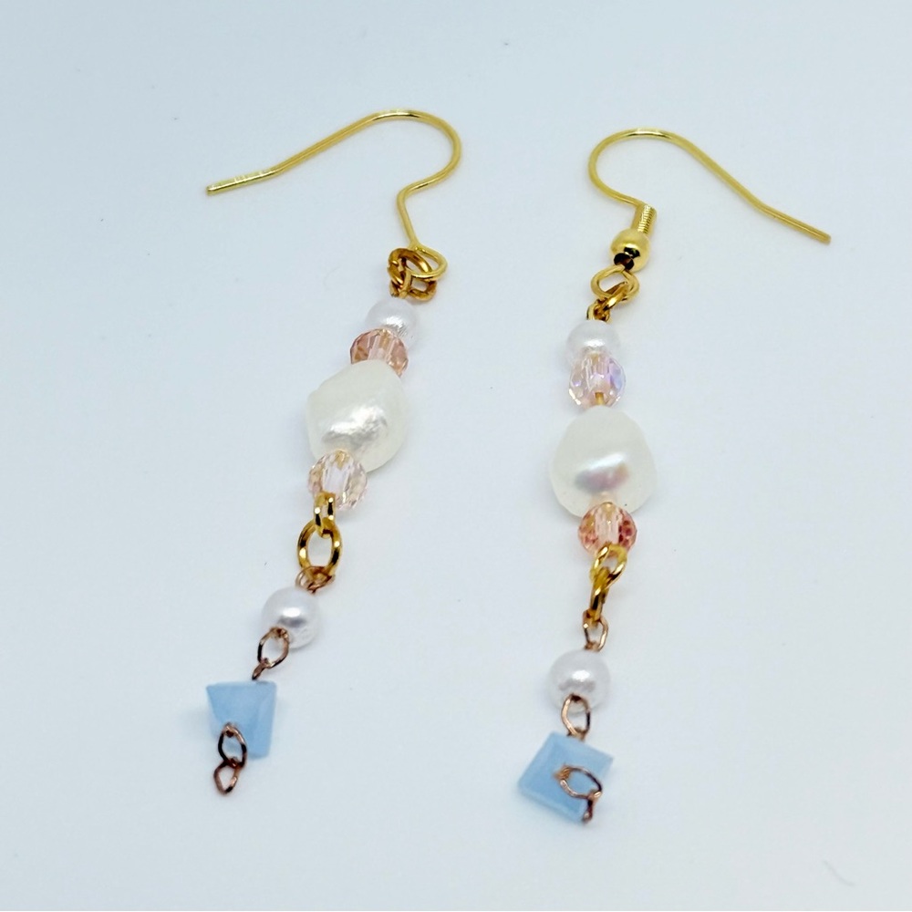 Elegant Gold and Freshwater Pearl Drop Earrings